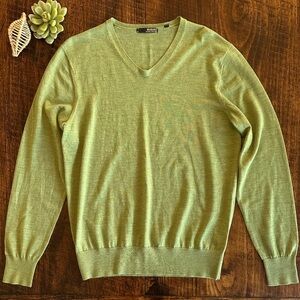 Murano | Light Green Pull Over Lightweight V-Neck 100% Merino Wool Italy, Size M